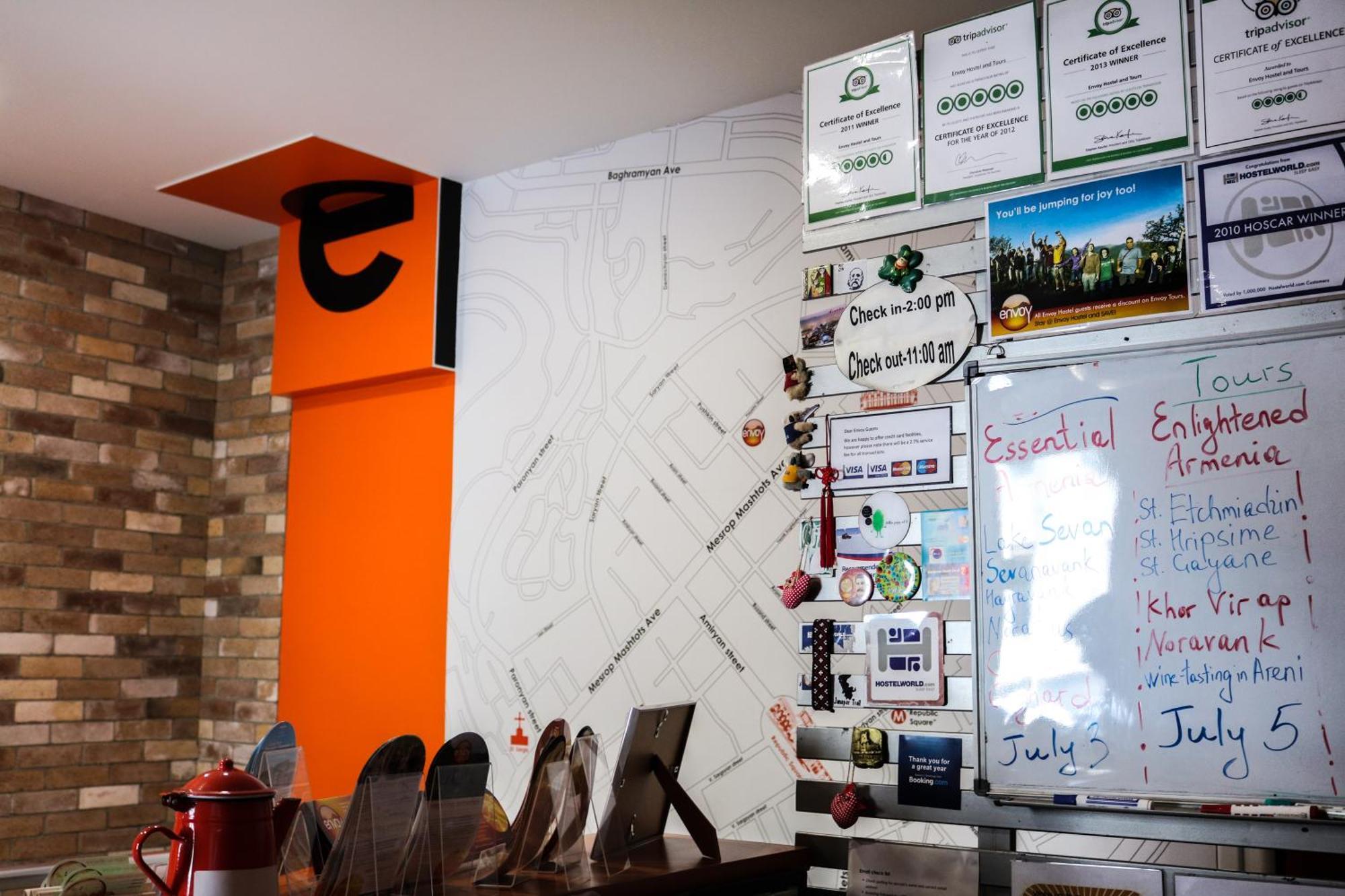 Envoy Hostel&Tours Erivan Exterior foto